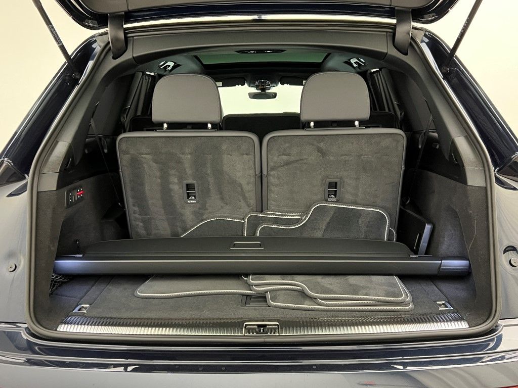 Thumbnail: 2025 Audi Q7 - 10