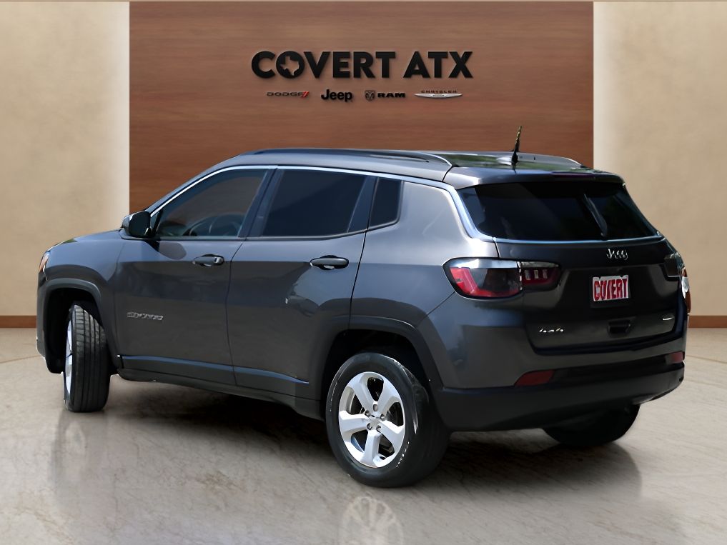 Used 2021 Gray Jeep Latitude image 3