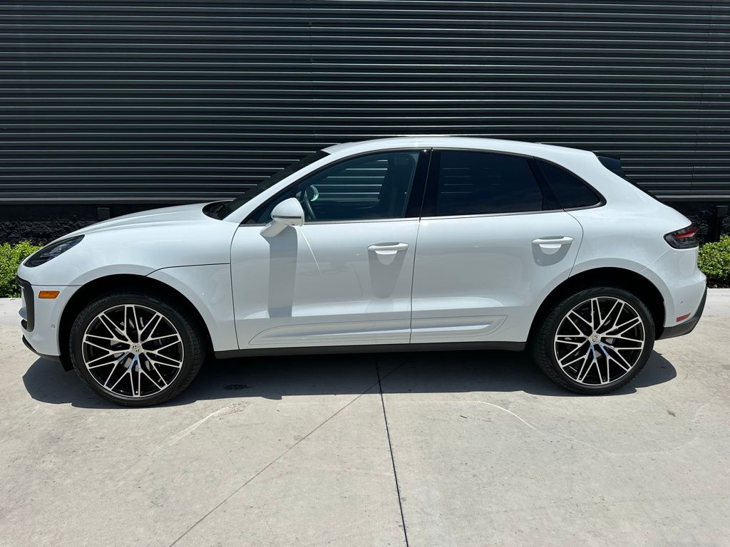 2025 Porsche Macan  2