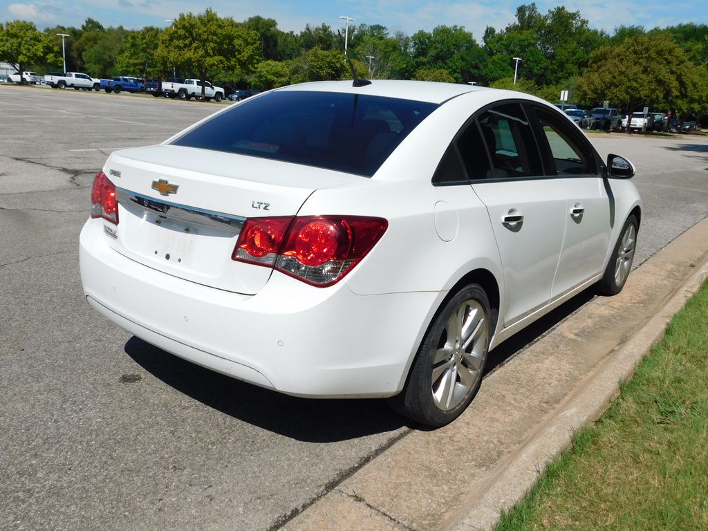 Thumbnail: 2013 Chevrolet Cruze - 4
