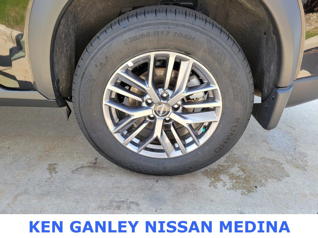 2025 Nissan Rogue S photo