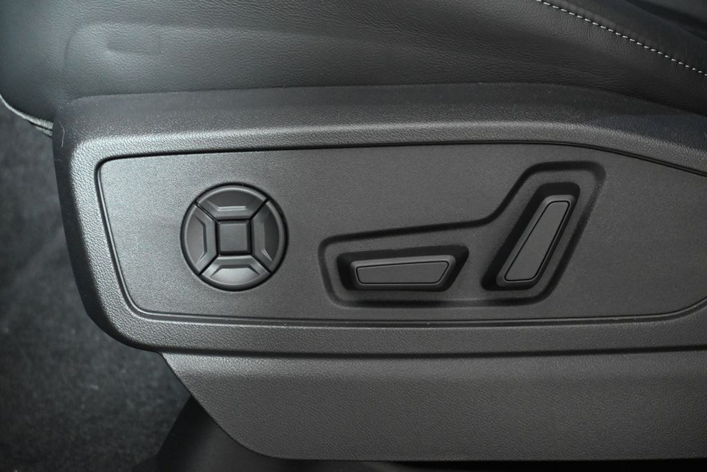 Thumbnail: 2025 Audi Q5 - 27