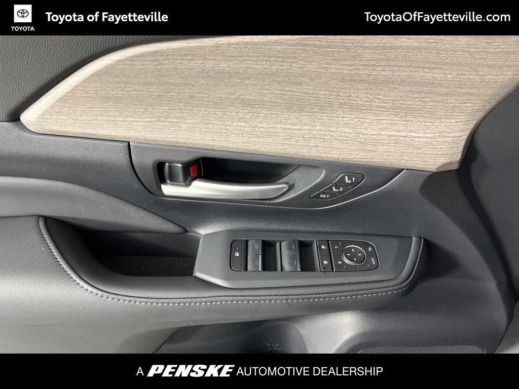 Thumbnail: 2026 Toyota Grand Highlander - 29