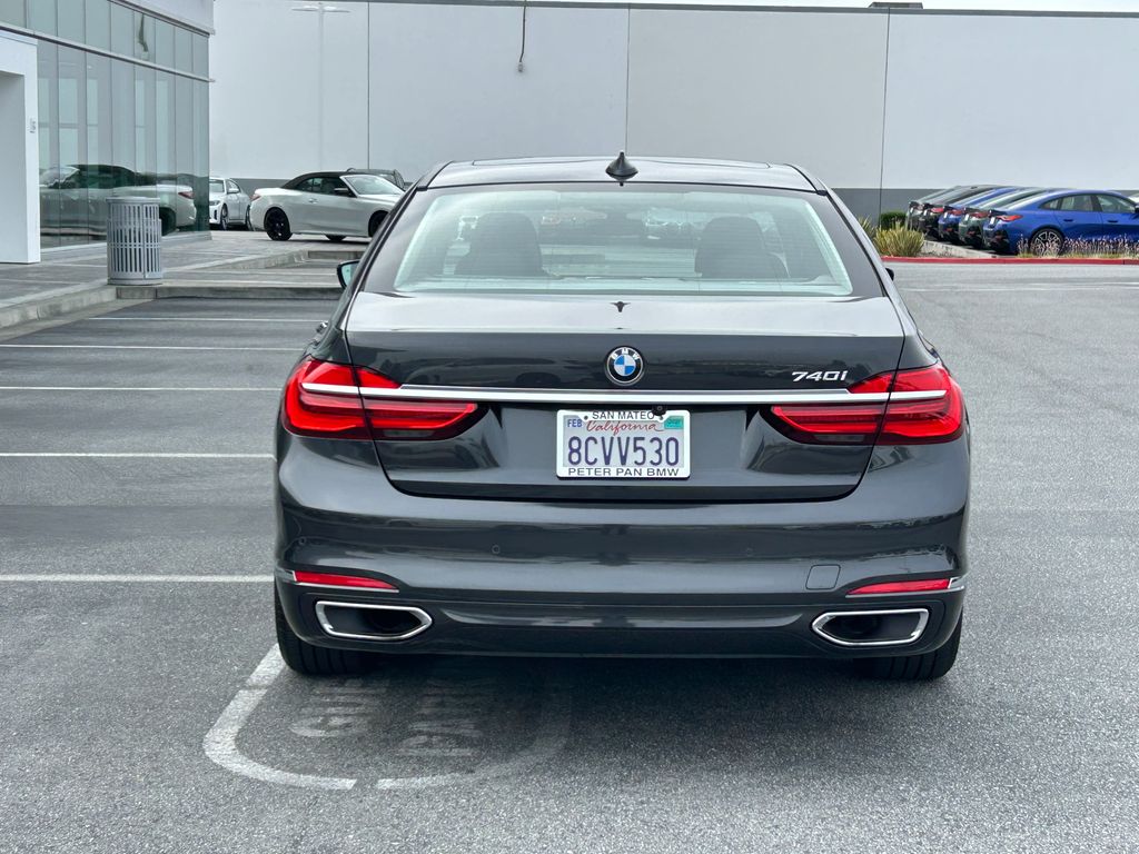 Thumbnail: 2018 BMW 7 Series - 4