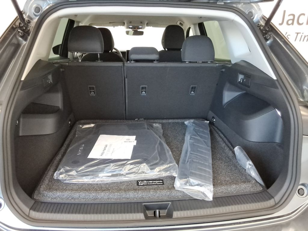 used 2025 Volkswagen Tiguan car, priced at $25,999
