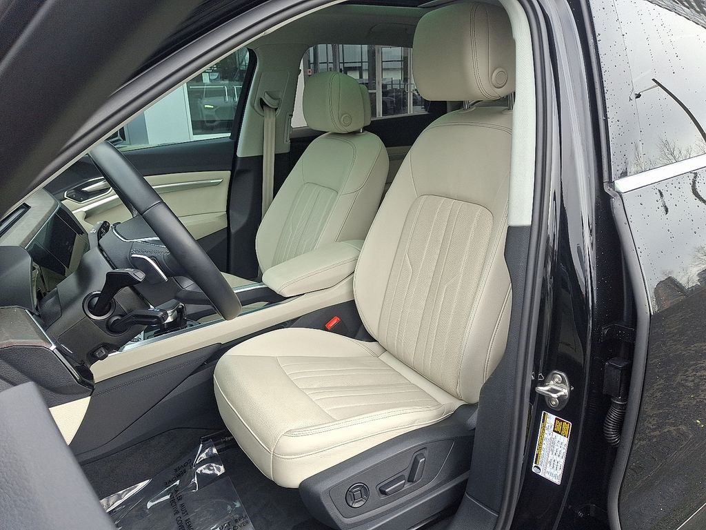 Thumbnail: 2024 Audi Q8 e-tron - 13