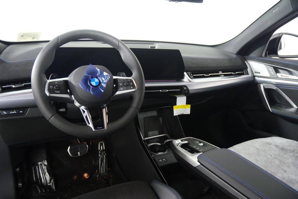 Thumbnail: 2025 BMW X2 - 18
