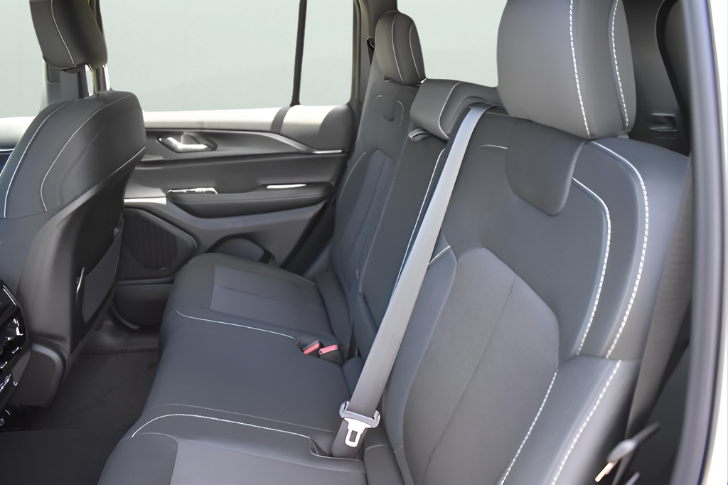 New Car 2025 Jeep Grand Cherokee  Laredo X For Sale Under $40,000 In Austin, Texas