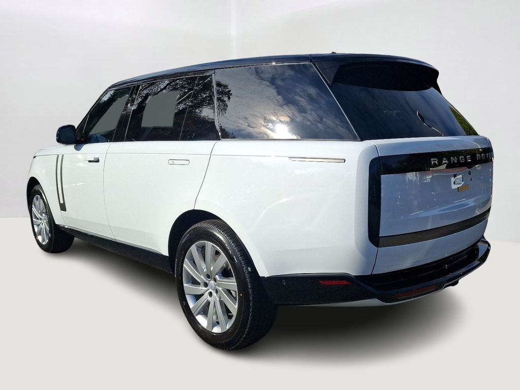 2025 Land Rover Range Rover SE 4