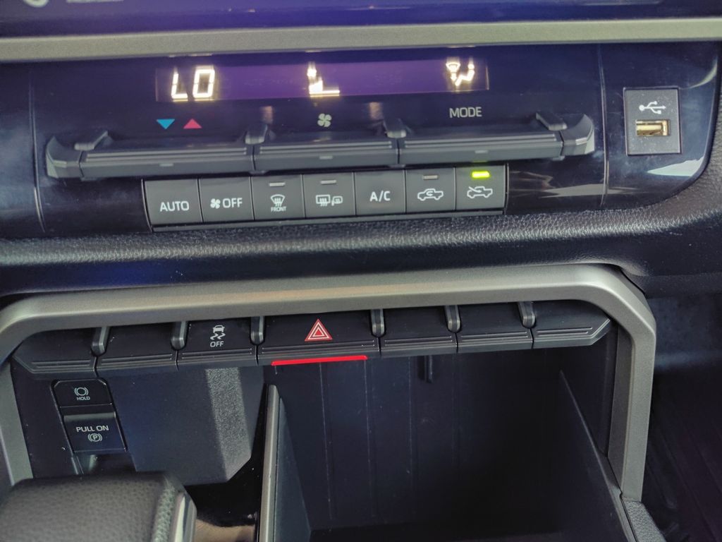 Used Car 2022 Toyota Tundra  Sr5 For Sale Under $40,000 In Austin, Texas