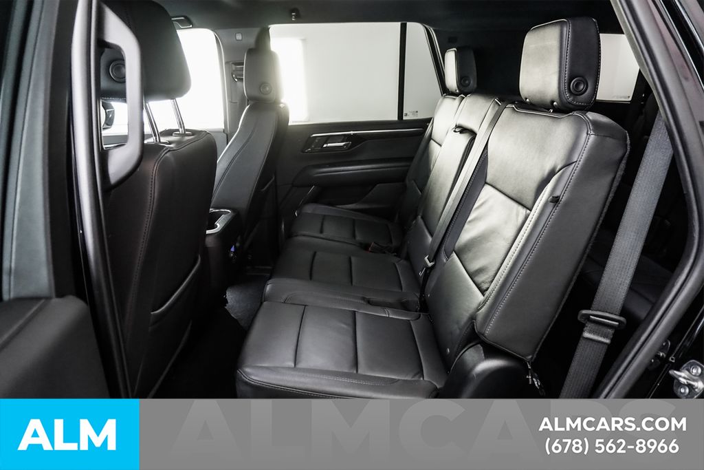 Used 2025 Black Chevrolet LT image 17