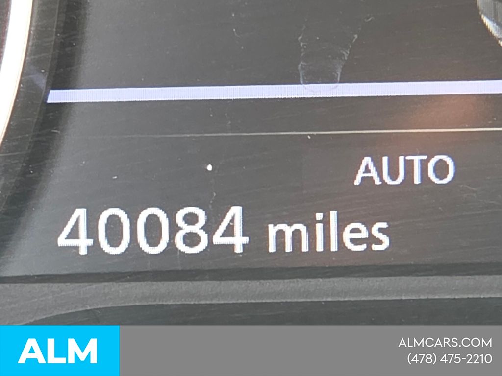 Used 2025 White Nissan SV image 26