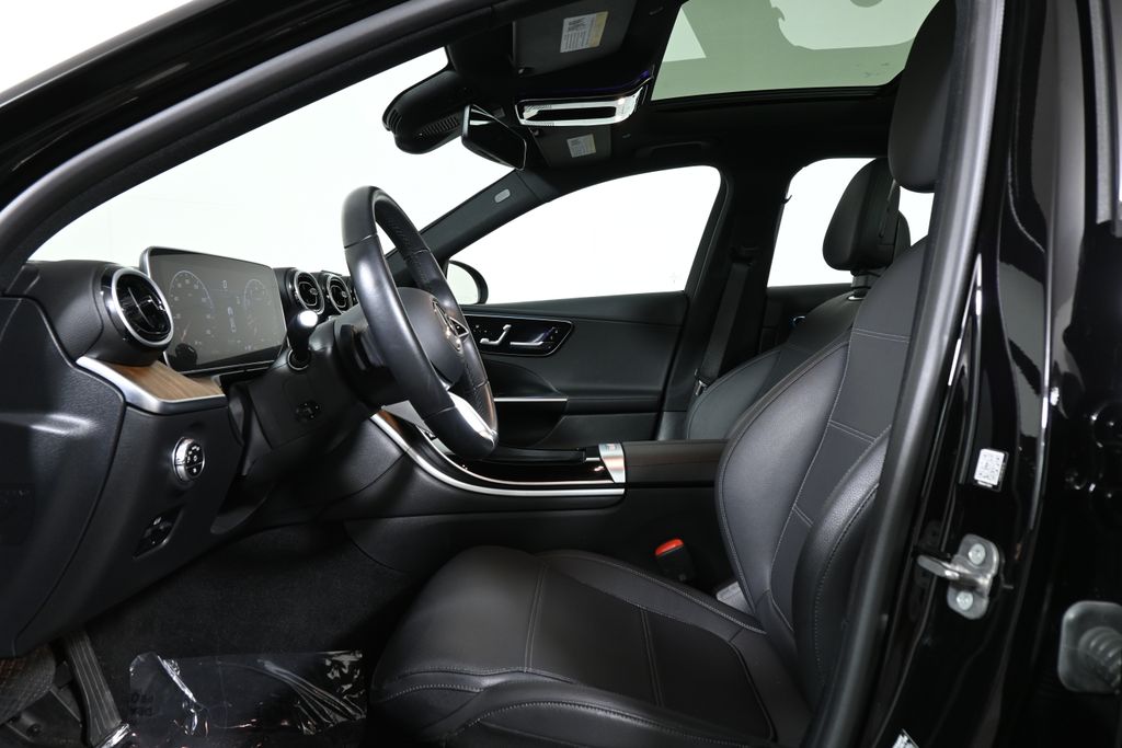 Thumbnail: 2025 Mercedes-Benz C-Class - 3