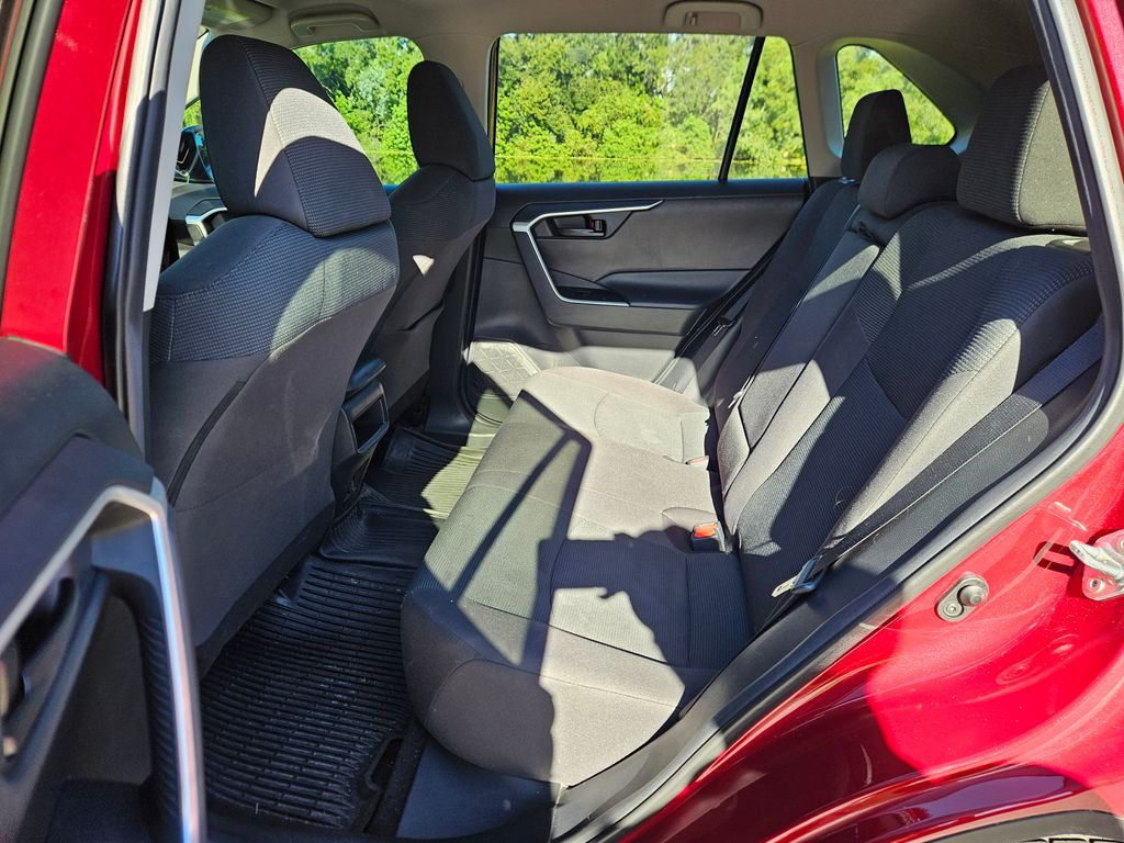 Thumbnail: 2020 Toyota RAV4 - 13