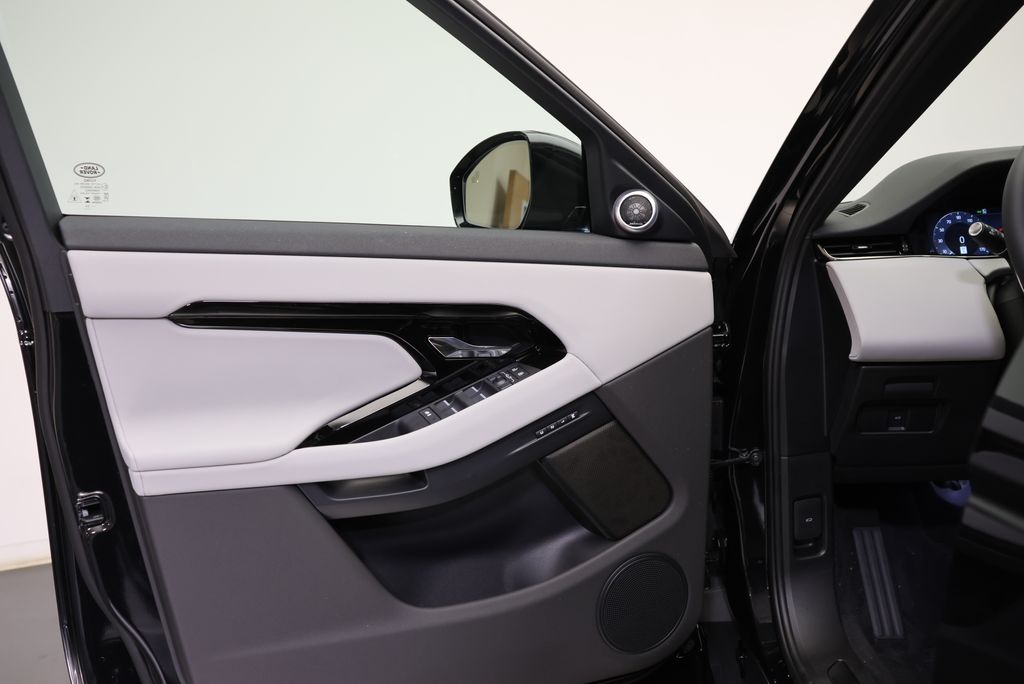 Thumbnail: 2026 Land Rover Range Rover Evoque - 24