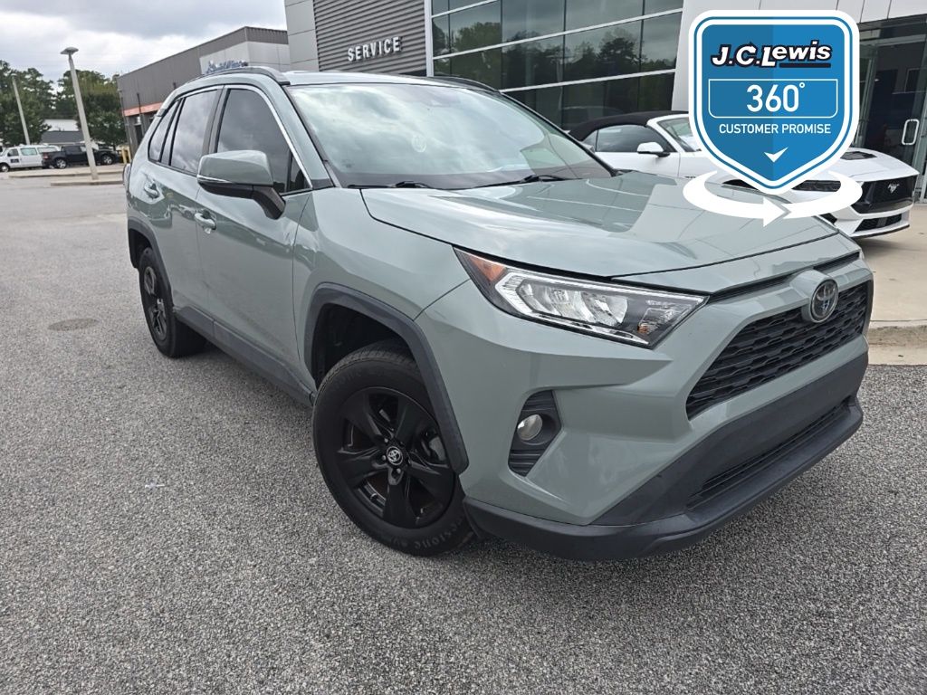 2020 Toyota RAV4 XLE