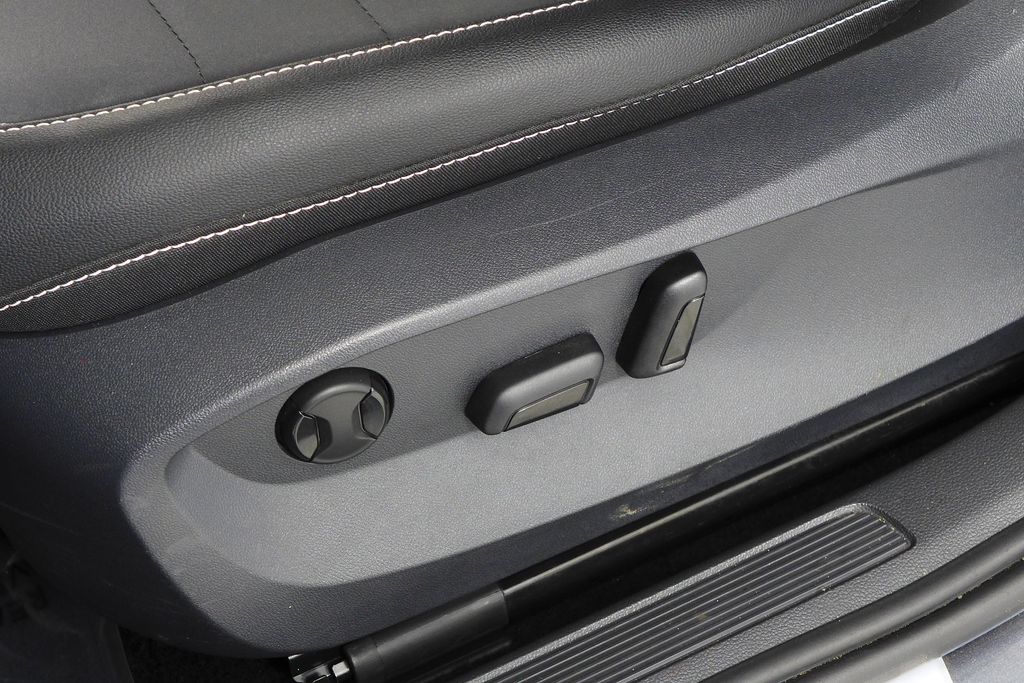 Thumbnail: 2022 Volkswagen Taos - 22