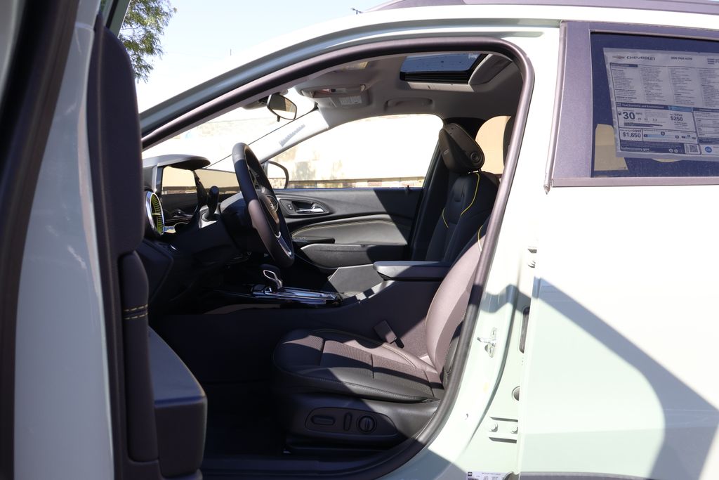Thumbnail: 2026 Chevrolet Trax - 14
