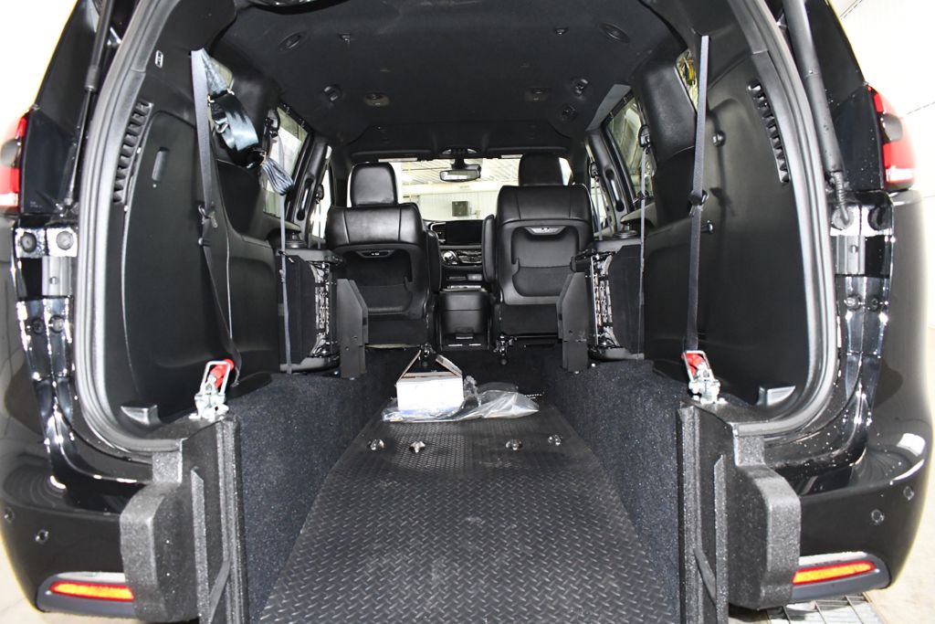 Used 2026 Black Chrysler Select image 10