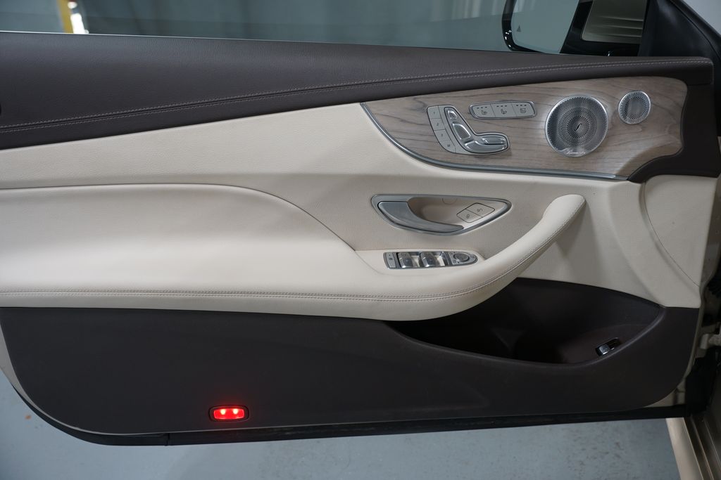 Thumbnail: 2019 Mercedes-Benz E-Class - 32