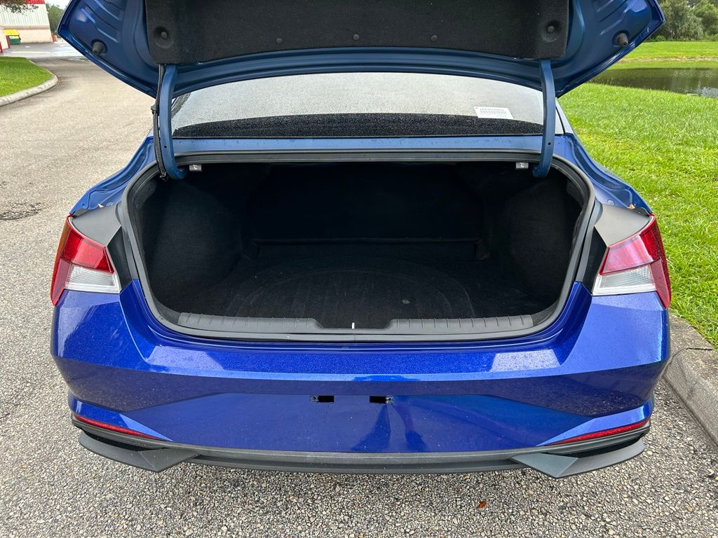 Thumbnail: 2021 Hyundai Elantra - 10
