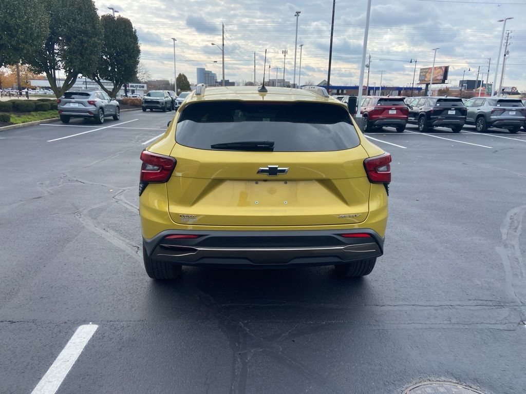 Thumbnail: 2024 Chevrolet Trax - 4