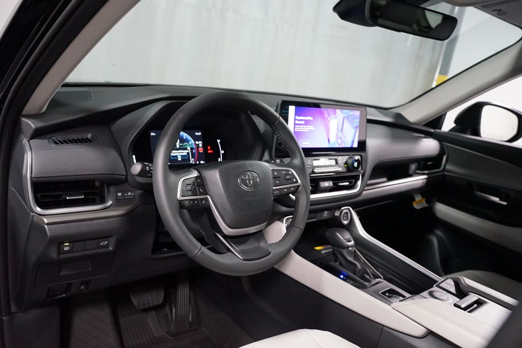 Thumbnail: 2026 Toyota Grand Highlander - 11