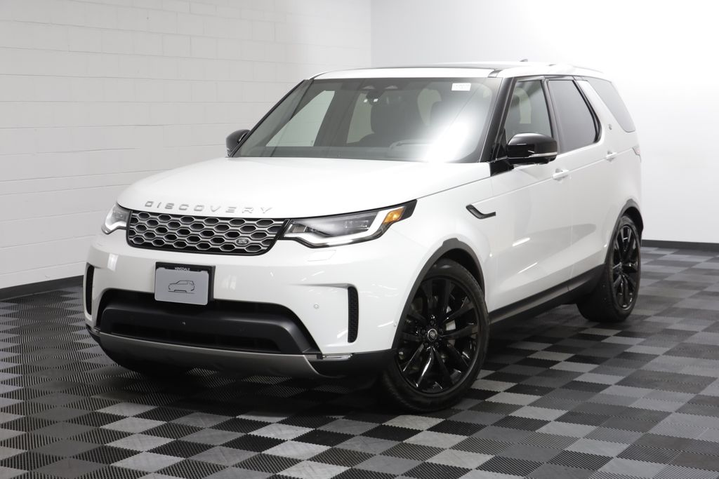 Fuji White 2026 Land Rover Discovery SUV / Crossover All-Wheel Drive 8-Speed Automatic