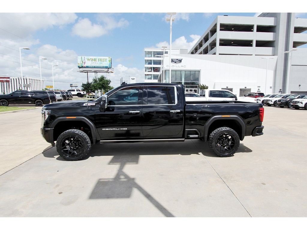 2025 GMC Sierra 2500HD Denali - 2