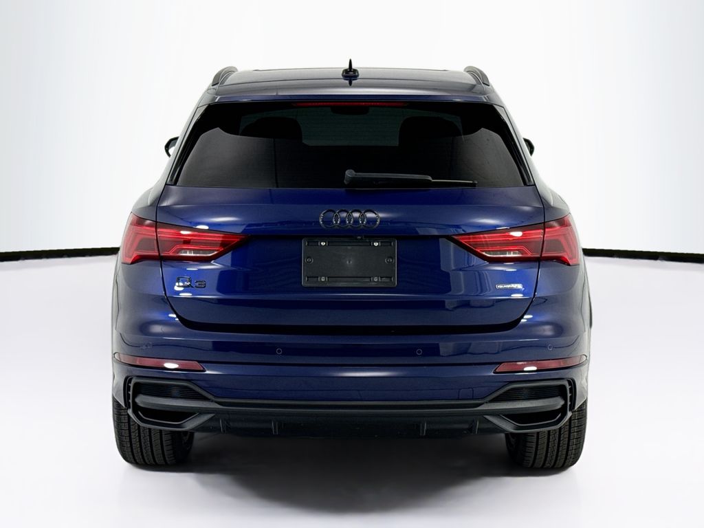 Thumbnail: 2023 Audi Q3 - 6