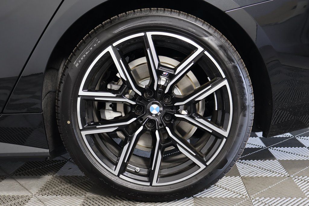 Thumbnail: 2026 BMW i4 - 10