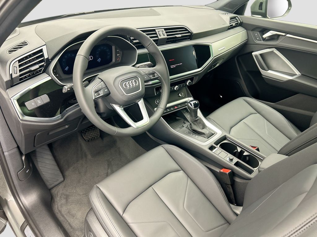 Thumbnail: 2025 Audi Q3 - 9