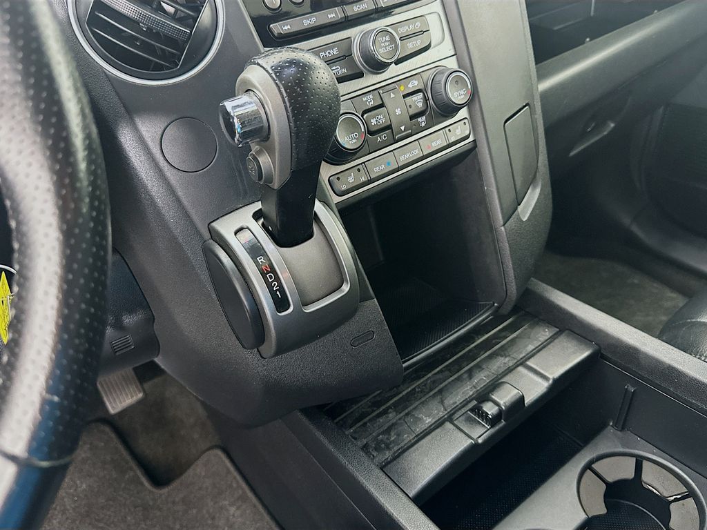 Thumbnail: 2012 Honda Pilot - 16