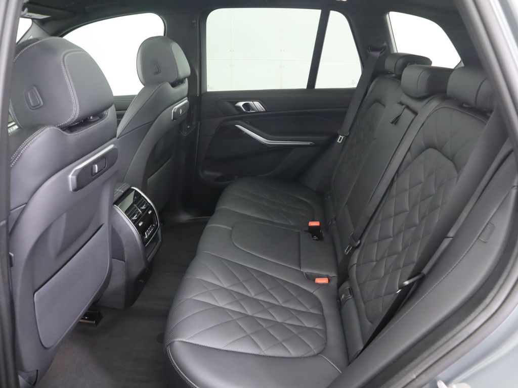 Thumbnail: 2025 BMW X5 - 22