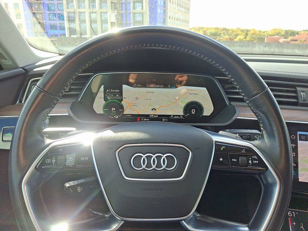 Thumbnail: 2019 Audi e-tron - 23