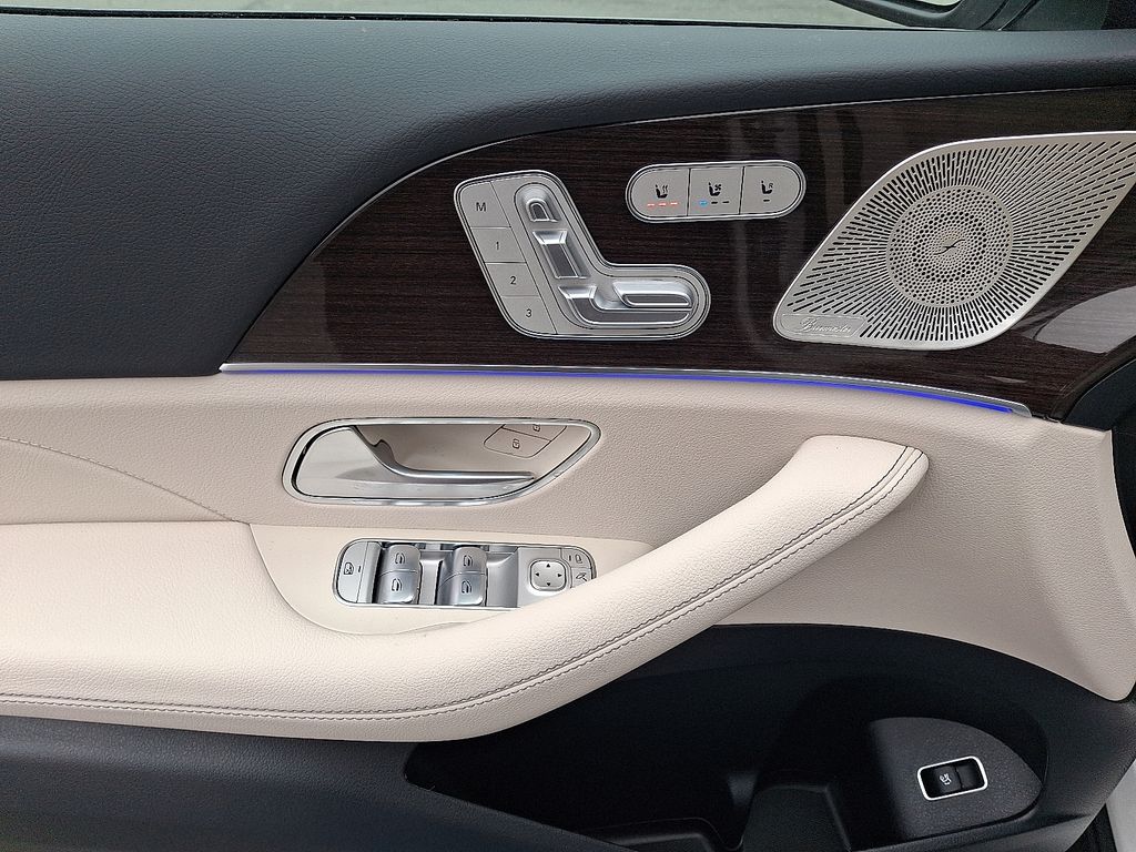 Thumbnail: 2026 Mercedes-Benz GLE - 9