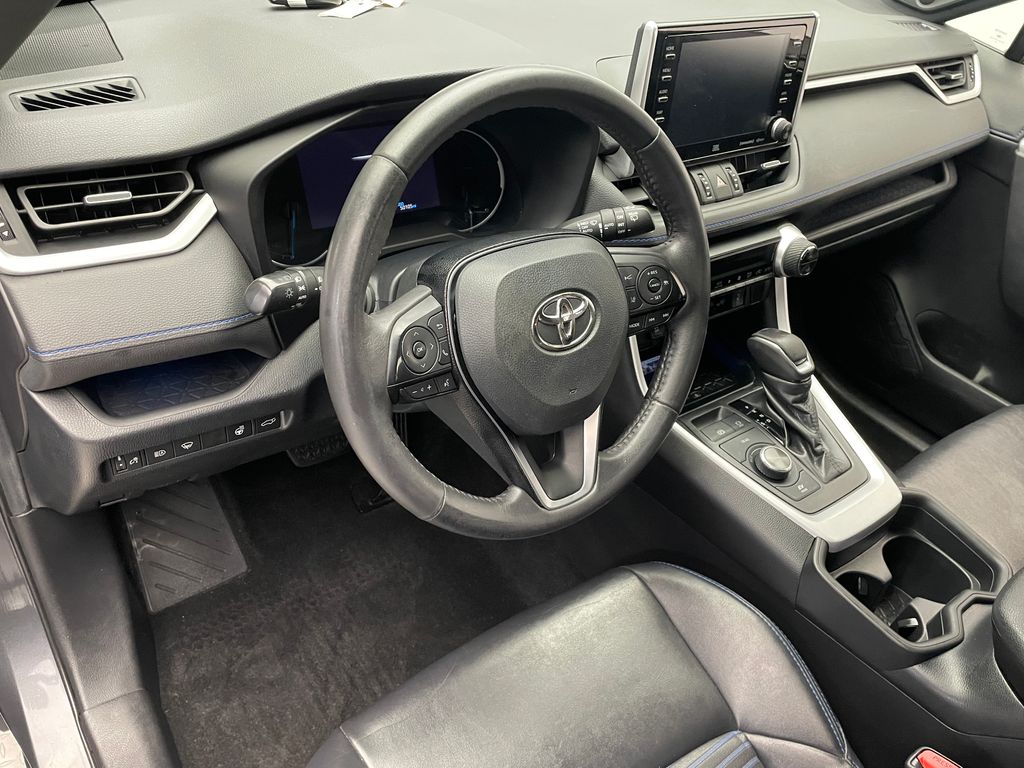 2020 Toyota RAV4 XSE 11