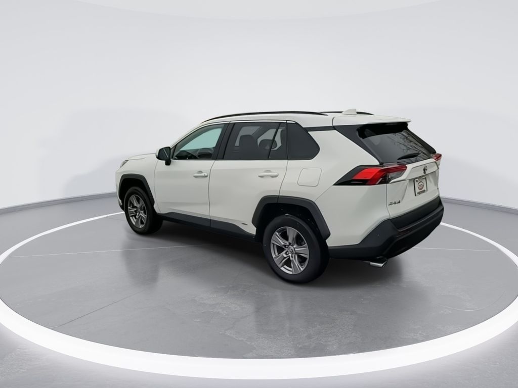 2022 Toyota RAV4 XLE 6