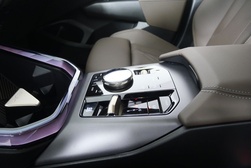 Thumbnail: 2025 BMW X3 - 21