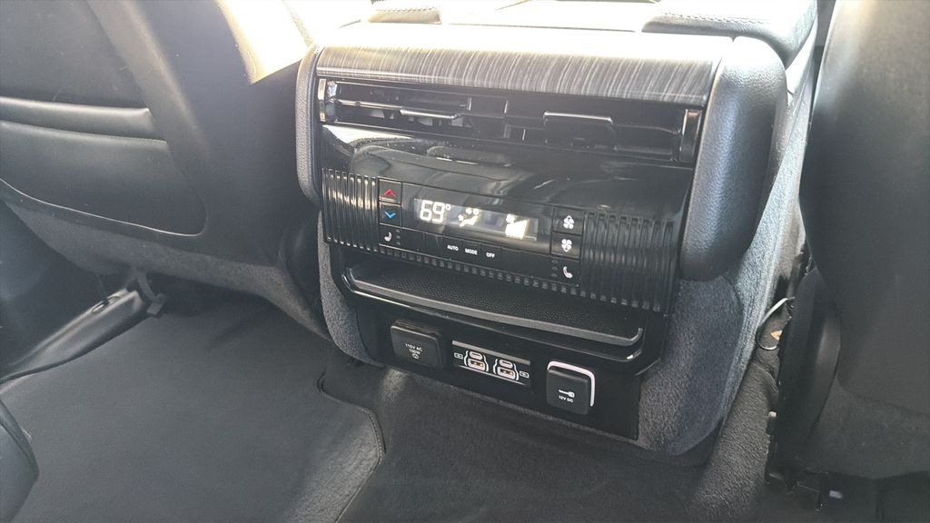 2024 Wagoneer L Wagoneer L