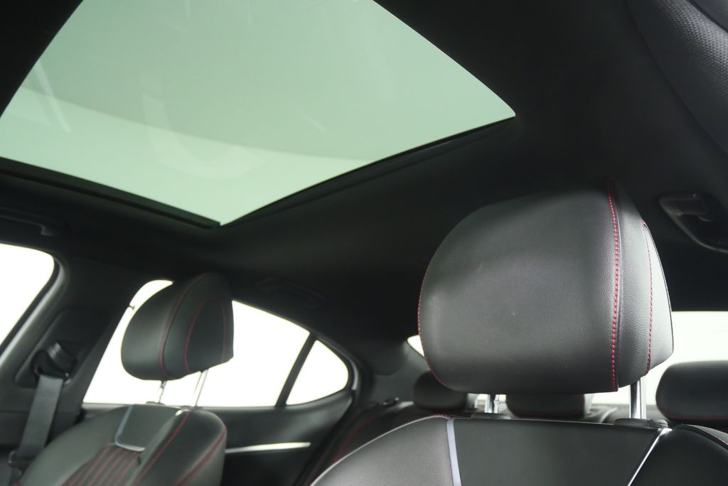 Thumbnail: 2024 Genesis G70 - 12