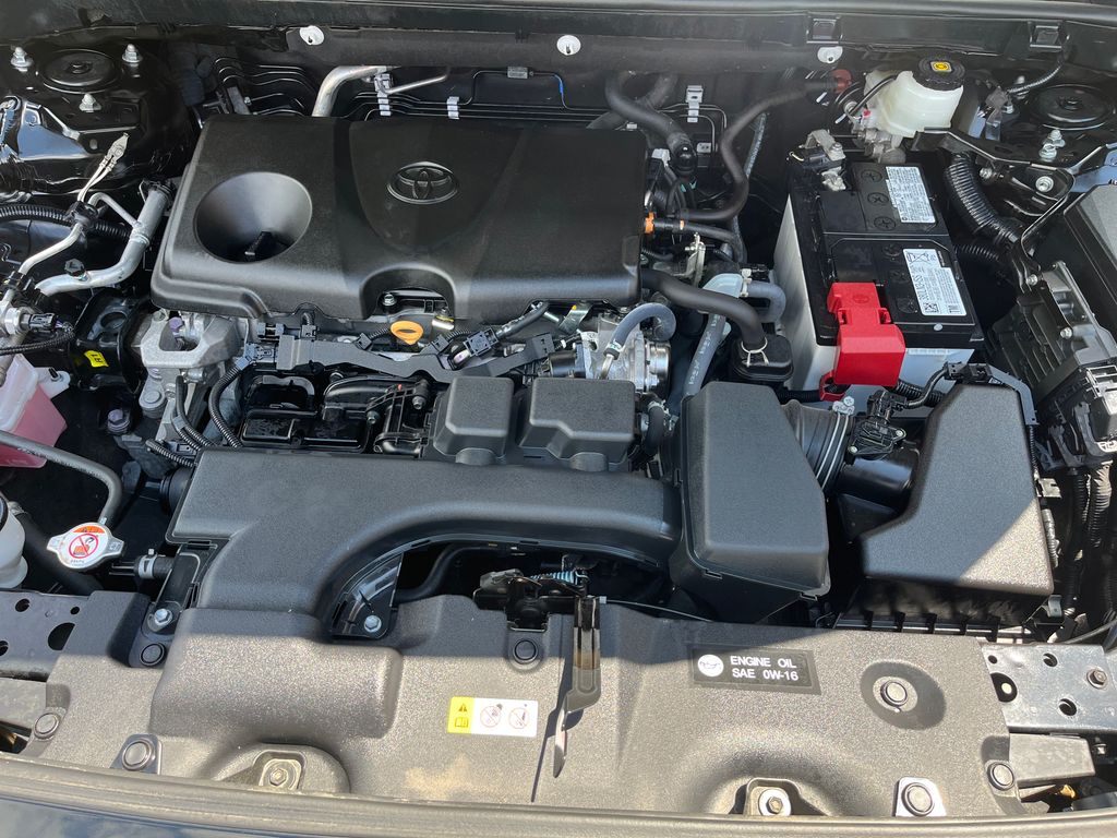 2022 Toyota RAV4 XLE photo