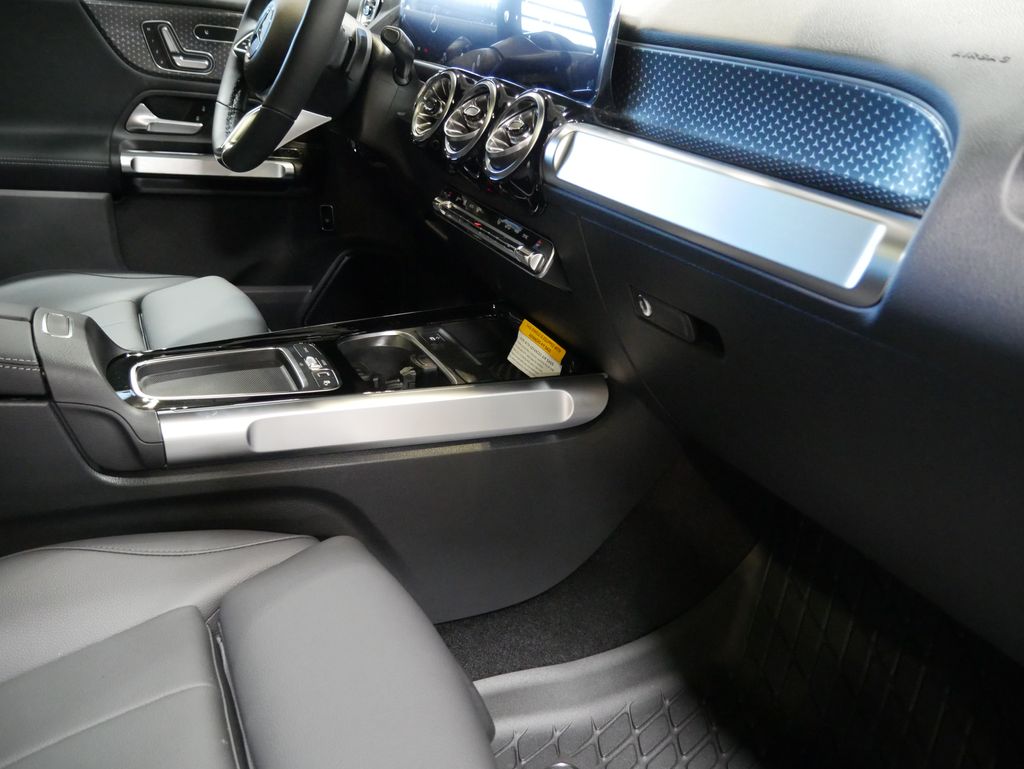 Thumbnail: 2026 Mercedes-Benz GLB - 29