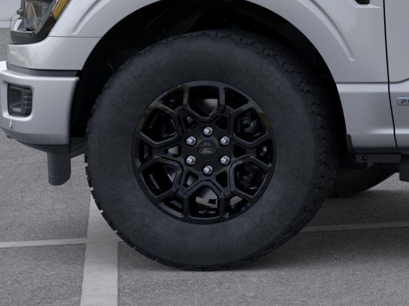 2025 Ford F-150 XLT photo 18