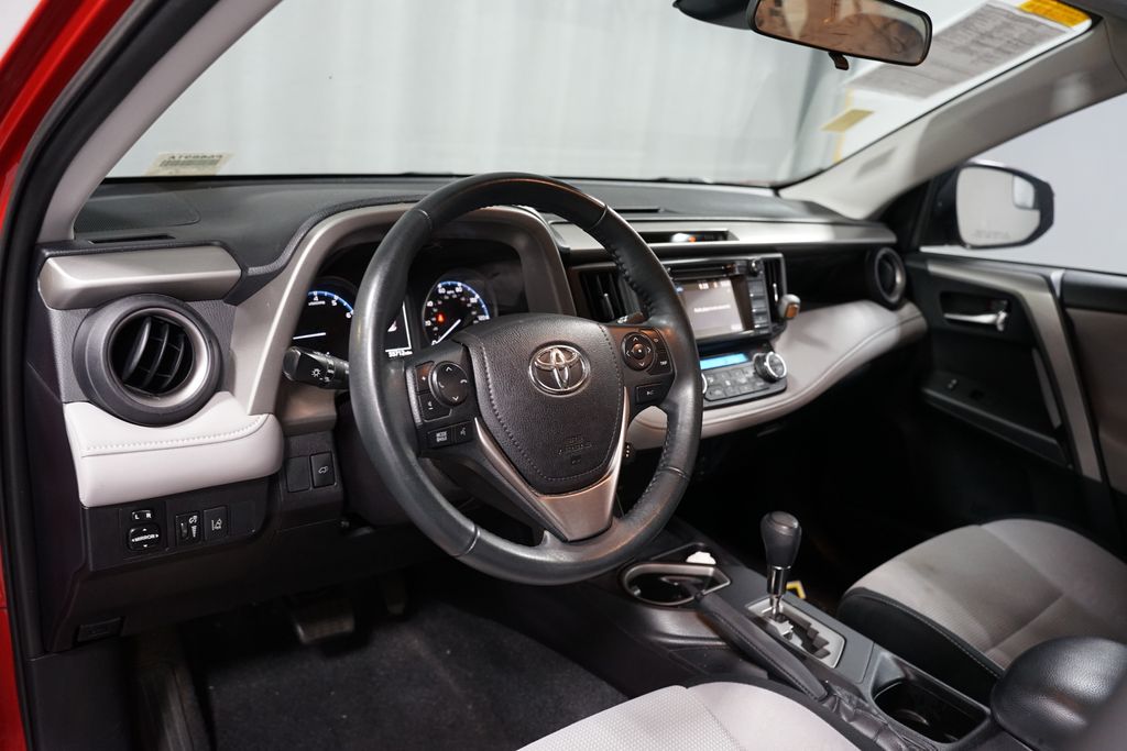 Thumbnail: 2017 Toyota RAV4 - 7