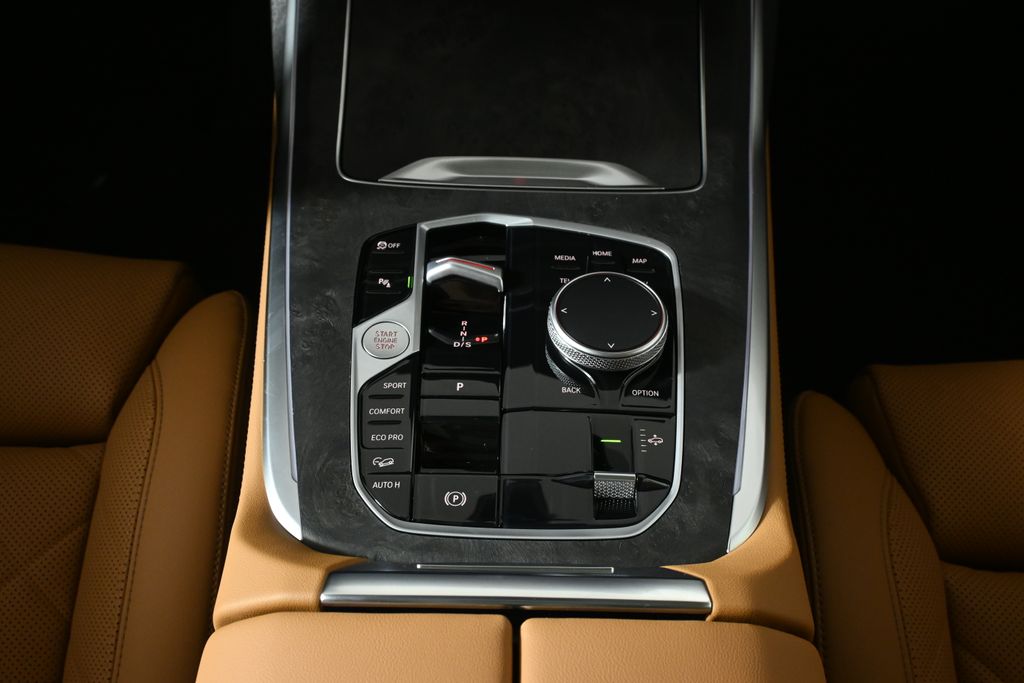 Thumbnail: 2026 BMW X7 - 24