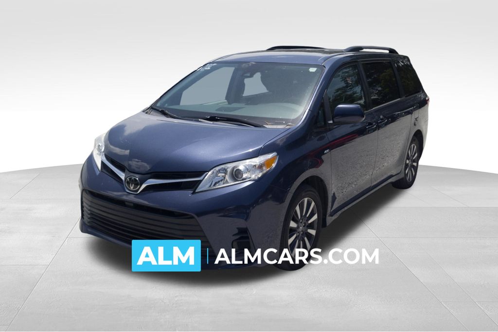 2018 Toyota Sienna LE