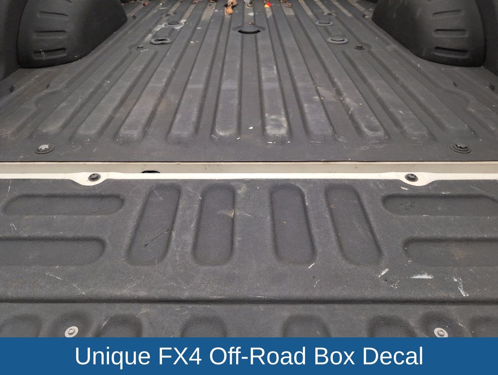 Used 2022 White Ford Lariat image 31