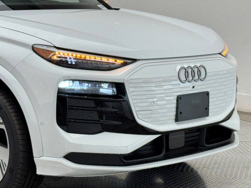 2025 Audi e-tron Premium 2