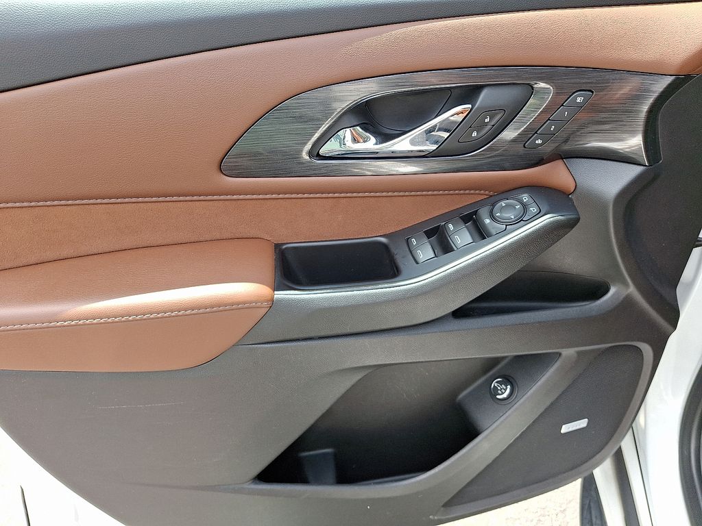 Thumbnail: 2020 Chevrolet Traverse - 13